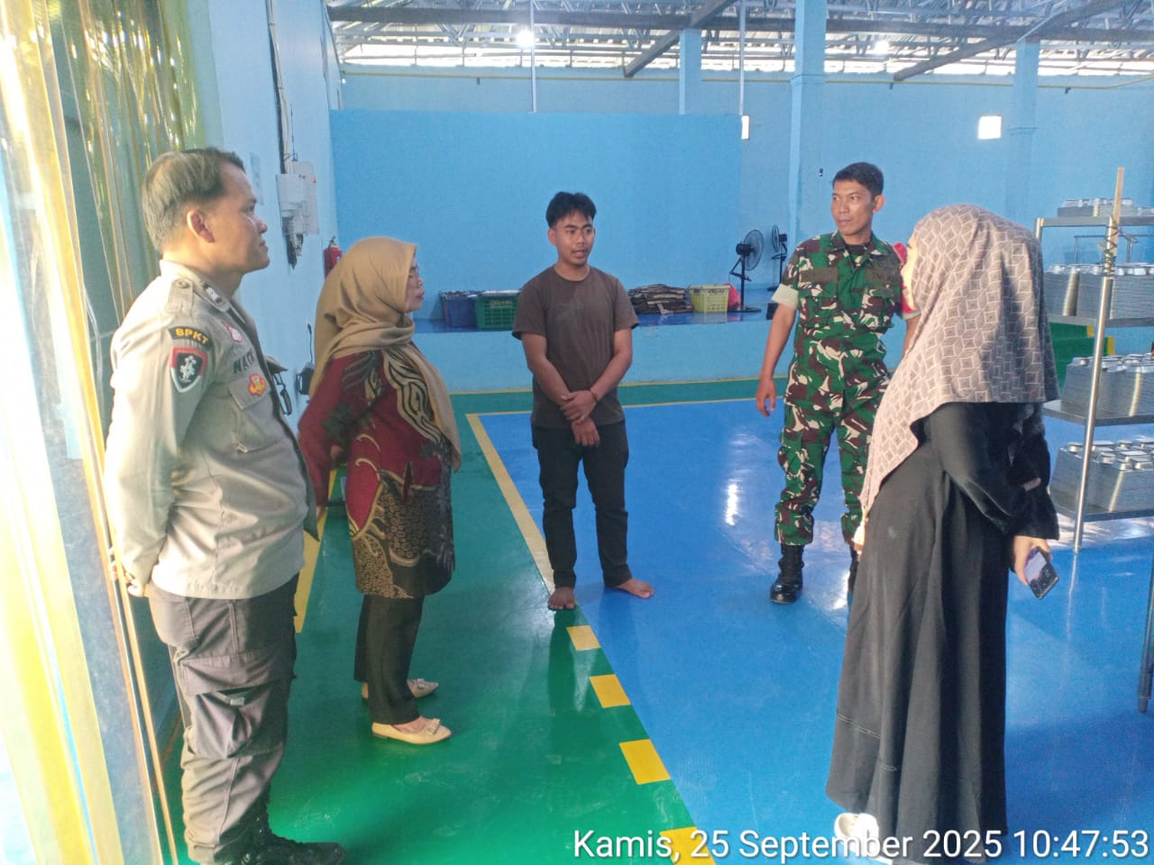 Dukung Generasi Sehat, Lurah Curug Pantau Program Makan Bergizi Gratis di Kampung Limpar