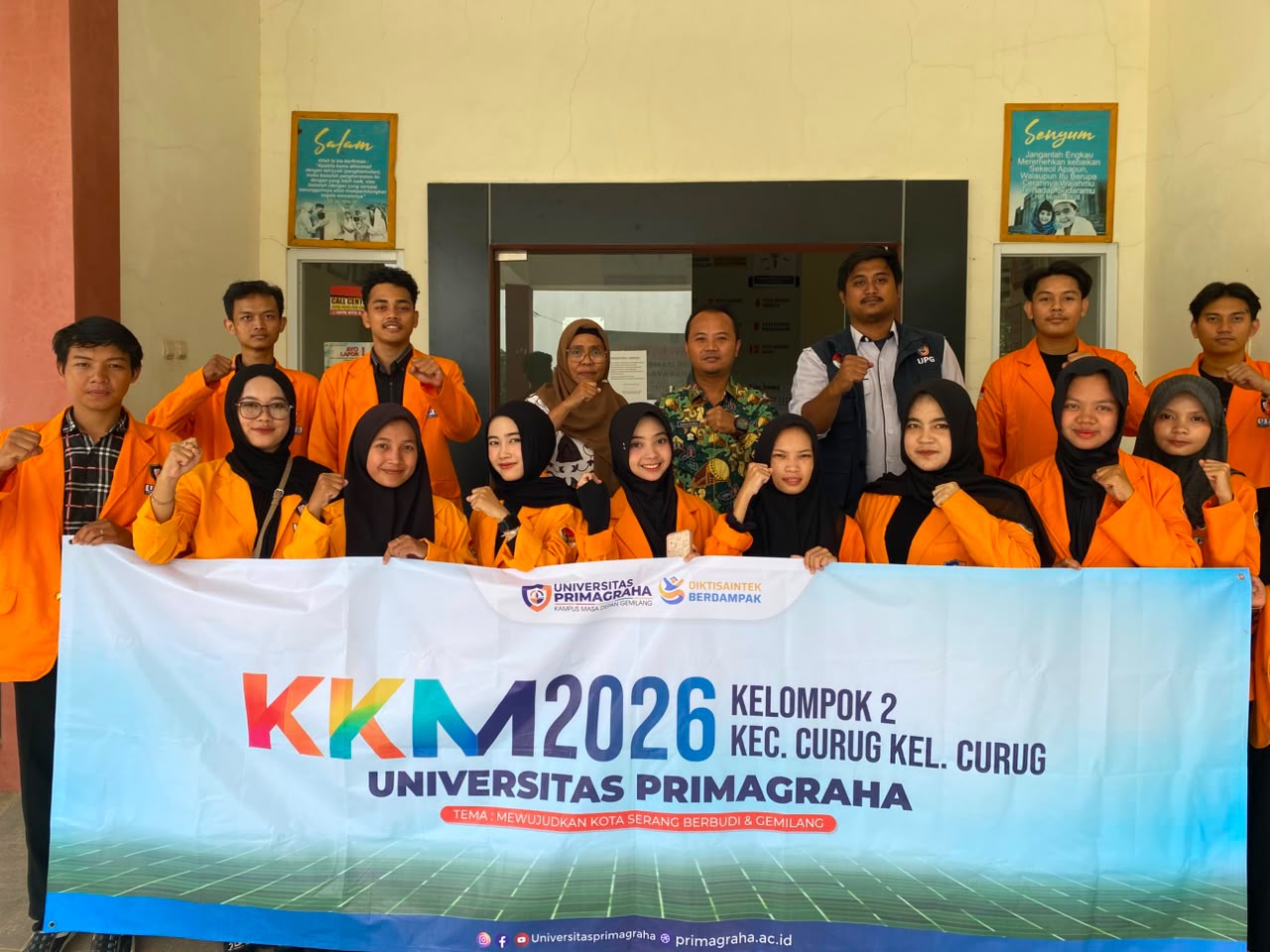 Lurah Curug Sambut Mahasiswa KKM Universitas Primagraha di Kelurahan Curug